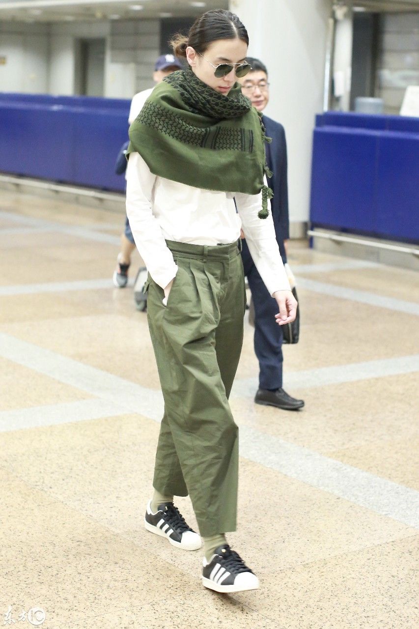 陈都灵和宋佳同日现身北京，各有各的气质，他们两个你喜欢谁呢