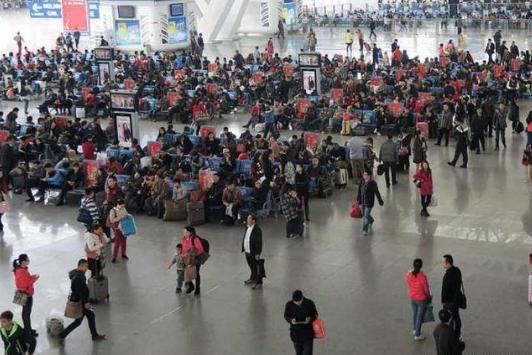 我国客运量最大的高铁站——广州南站，总投资130亿元