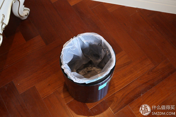 为了玩垃圾桶，孩子每天抢着扔垃圾，优百纳智能感应垃圾桶深入体验