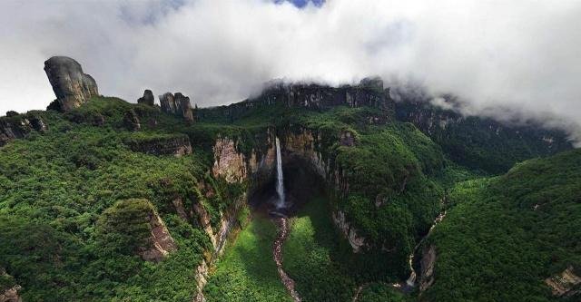 全球落差最大的瀑布上下落差近1000米,人们看到的只有震撼!