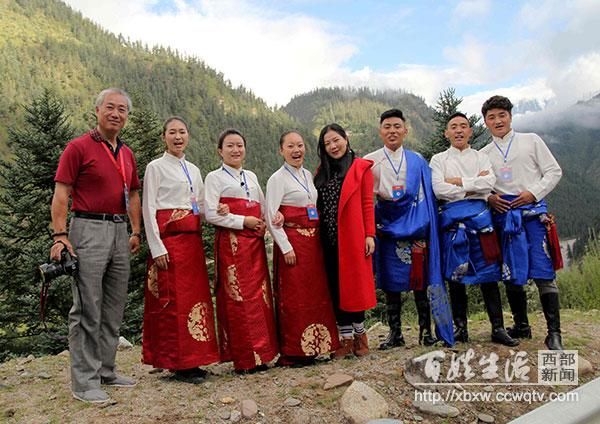 四川新龙丹霞奇景 鬼斧神功惊艳世界