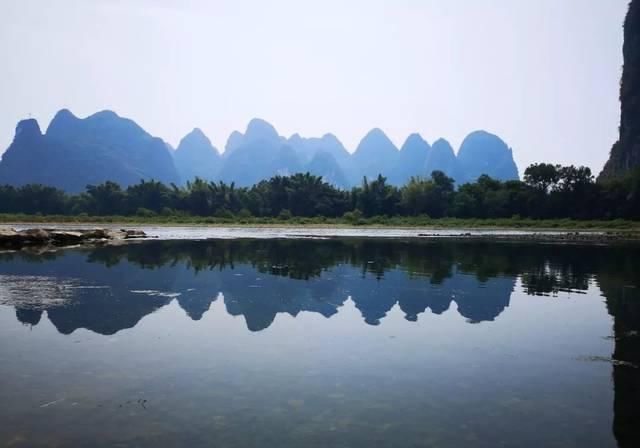广西桂林阳朔有个小镇，名气不大游客不多，风景秀丽如世外桃源