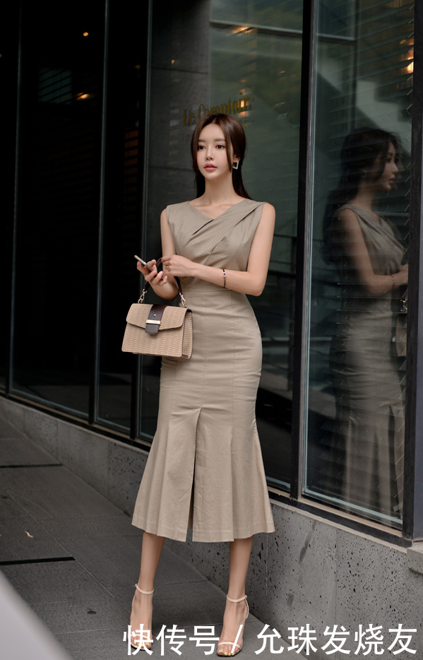 孙允珠优雅复古深褐色褶皱鱼尾裙