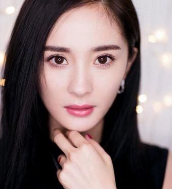 女人过了35岁，无论素颜还是化妆，这3种口红别乱涂，容易显老气