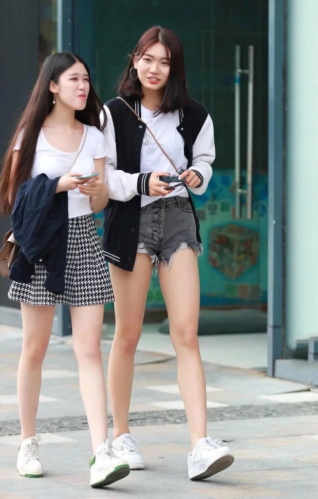 最令人羡慕的小姐姐,虽然被小姐姐比成了小短腿,依然亲密无间