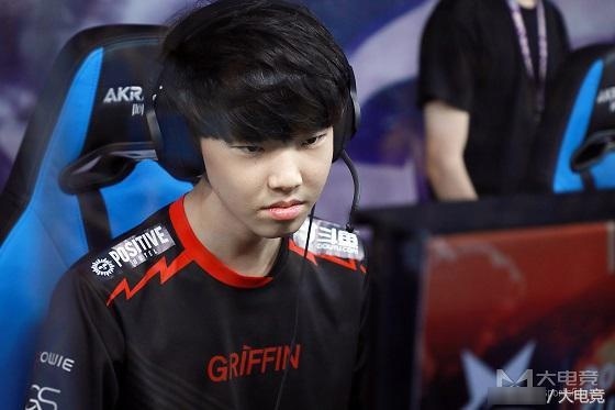 LOL-LCK:Smeb无惧 军训 塔下反杀!KT夏季赛