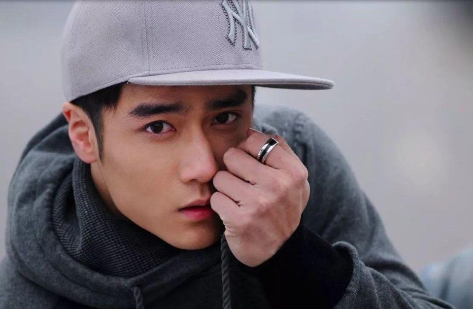 蒋劲夫晒女友照片甜蜜满满,曾经出柜的谣言也不攻自破了