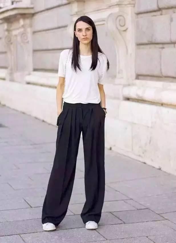 鞋子穿不对，阔腿裤再美也白费!