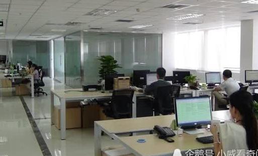 企业每月3000元的工资，为啥农民不愿干，而城里人愿意干？