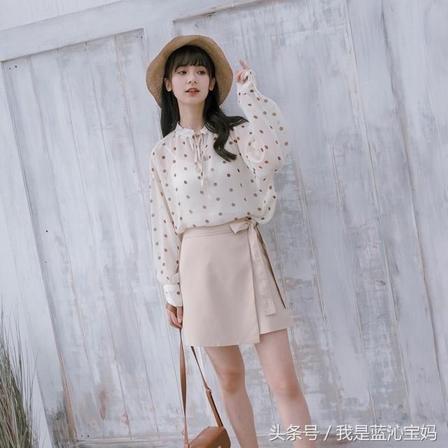 初秋怎么穿?文艺小姐姐的穿搭示范给你灵感