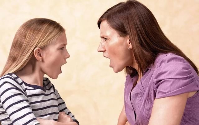  #孩子#孩子挨打时,若出现这些反应,父母可一定要停下来,不然后果严重...