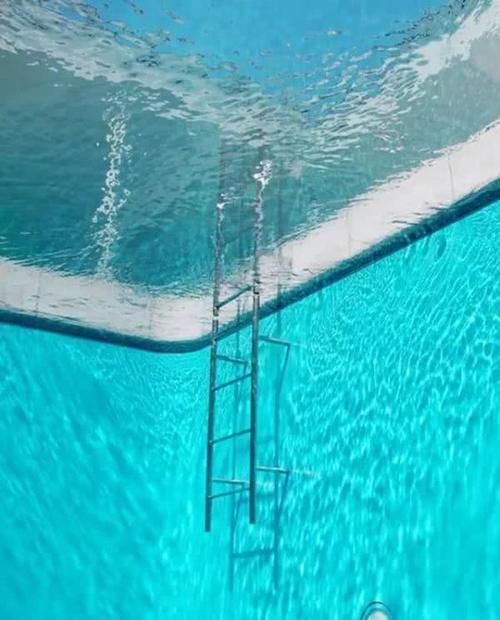 神奇的泳池，在水下行走衣服却不会湿，原来是这样