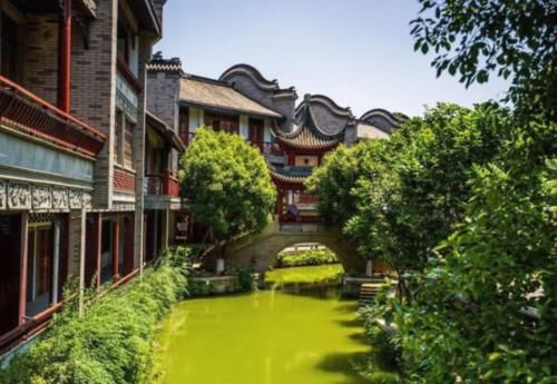 实拍景区龙潭水乡：曾开业三天吸引13万游客，如今却成为空城