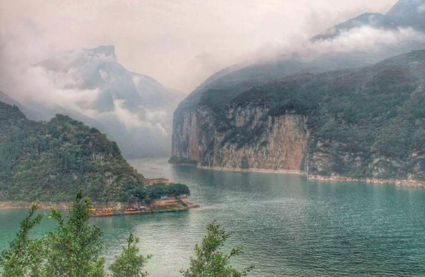 河南将迎来一条“千亿高铁”，连接湖北、重庆，带动沿线经济发展