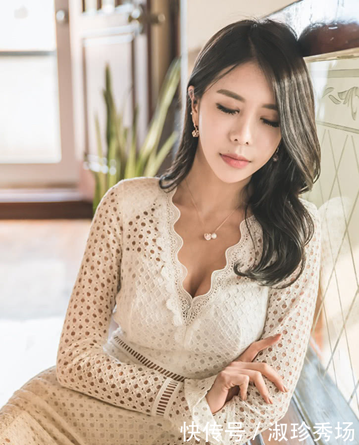 #布料#白色蜂蛹纹理裙穿搭,裙尾薄纱布料的装饰,精致典雅