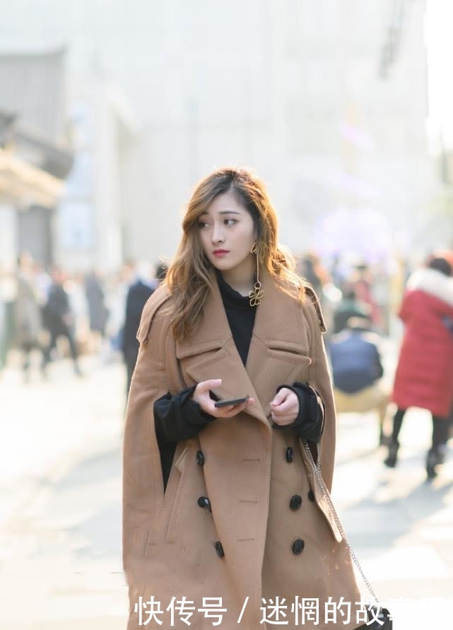  「美女」一群追求时尚的小姐姐，精致的打扮展示独特的品味，赏心悦目