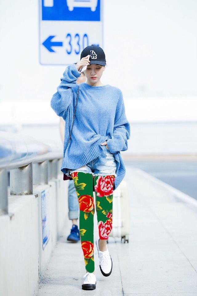 37岁杨蓉现身机场，本尊比电视还上还美，可大家注意力都在腿