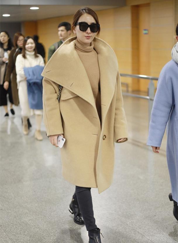 马苏胆真大！“毛毛虫裙”也敢往身上穿？网友：你的时尚我不懂！