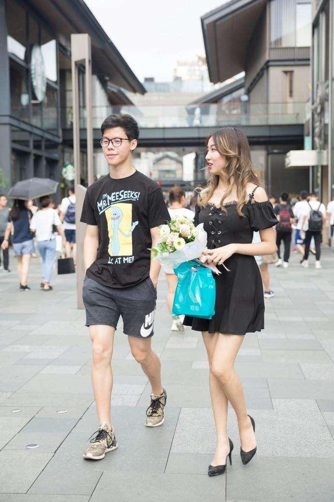 成都街拍：果然是一座美女如云的城市，最后一位小姐姐一定非常美