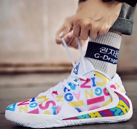  「Freak」分享Nike Zoom Freak 2，神似ZK6的侧身设计