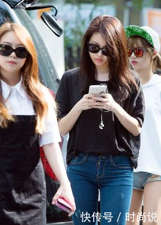 女性都爱的紧身牛仔裤，甜美时尚，展示女人的风韵！