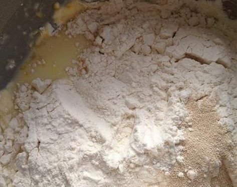 「时间」一款蒜香口味的面包,酥松香软蒜香淡然,喜欢的就快收藏下来吧!