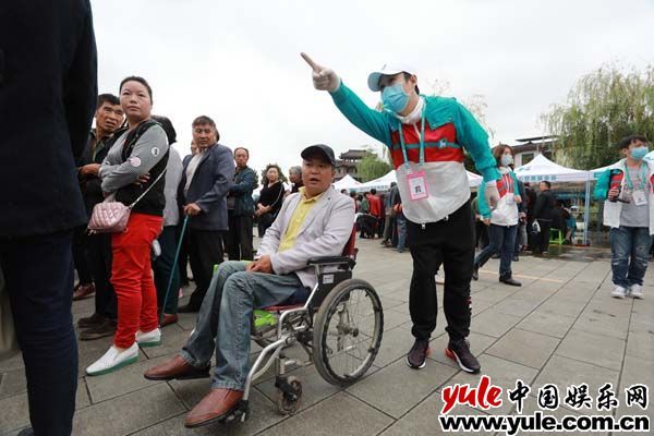 小沈阳辟谣！称正与韩红做公益  谭维维声音沙哑呼吁关注儿童健康