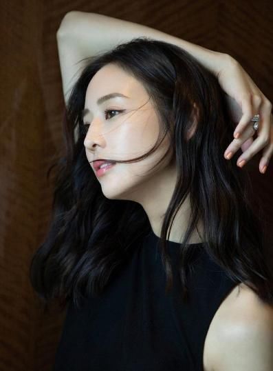  「发际」洗头时做好这4点，发量多了，发际线低了，和“秃头少女”说拜拜