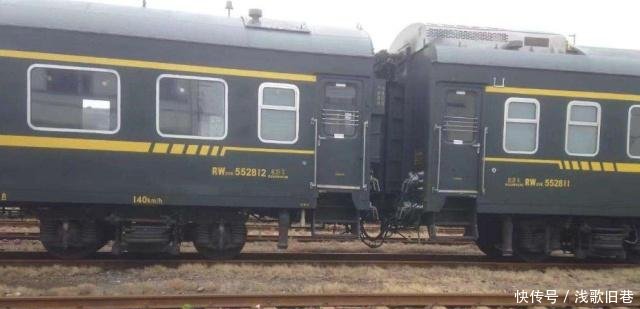 火车上的排泄物排到铁轨上了为什么都没有看到，终于弄明白了