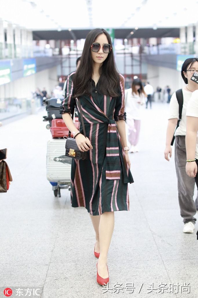 世界上还真的有穿什么衣服都很好看的人 韩雪就是其中一个!