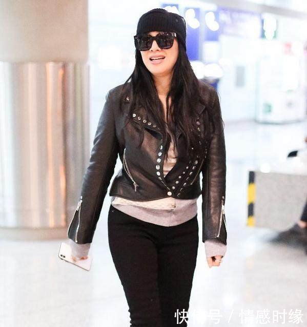钟丽缇这身材太恨人了！皮衣完全扣不上扣子，难怪张伦硕无法自拔