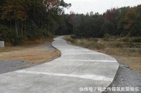  【高速】为什么国家要禁止使用混凝土修建高速公路了？网友：还