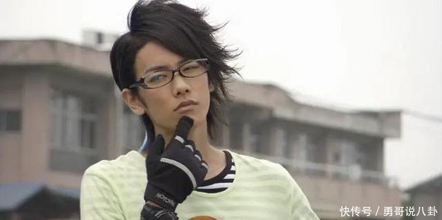 情人■佐藤健如何翻身做男神曾经年轻杀马特,如今日本草食男情人