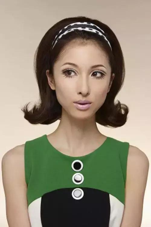 「每研美肤」爱美女人必看，一个模特，不同妆容，美……