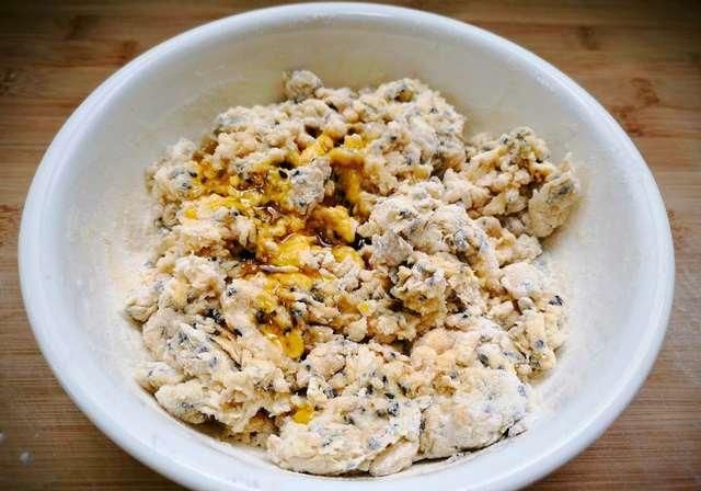  『发面小饼干』想吃饼干自己在家做，不用水不油炸，香甜酥脆，比买的还好吃