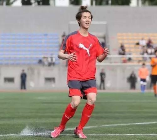 这年头,不仅约会女生需要泼卸妆水,约男生也需要好吗!