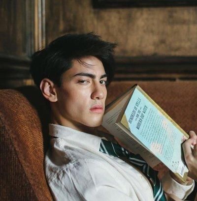 颜值不高没关系换个发型就行了，13款男学生短发发型来袭！