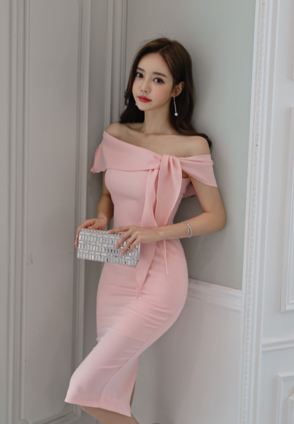 女神孙允珠，狐媚晚樱落絮梦雪斜搭晚礼裙