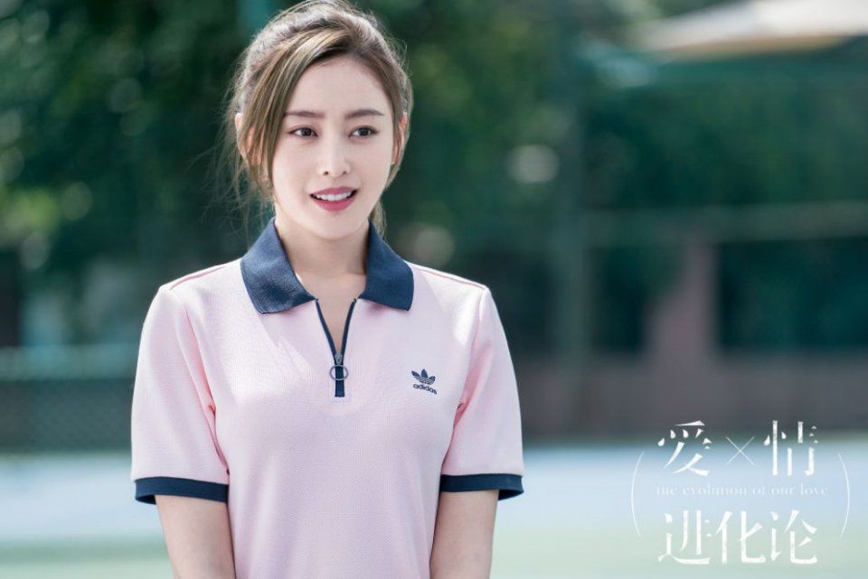 太子妃张天爱带着新发色杀回来了?