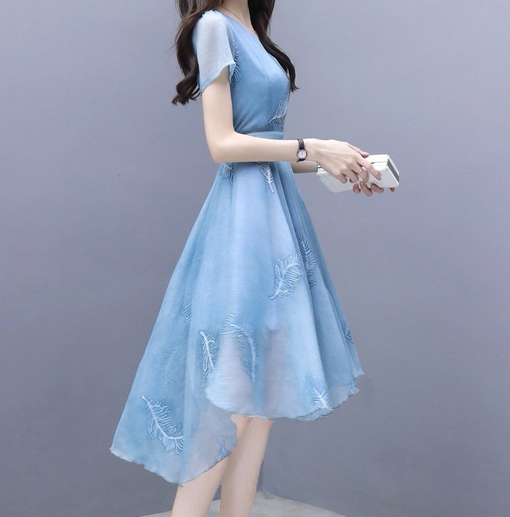 说实话!第一次见如此高贵连衣裙，显瘦又不贵，却显女人味十足