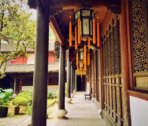 国内少有的“零差评”5A级景区，2元就吃饱，住一晚仅25元