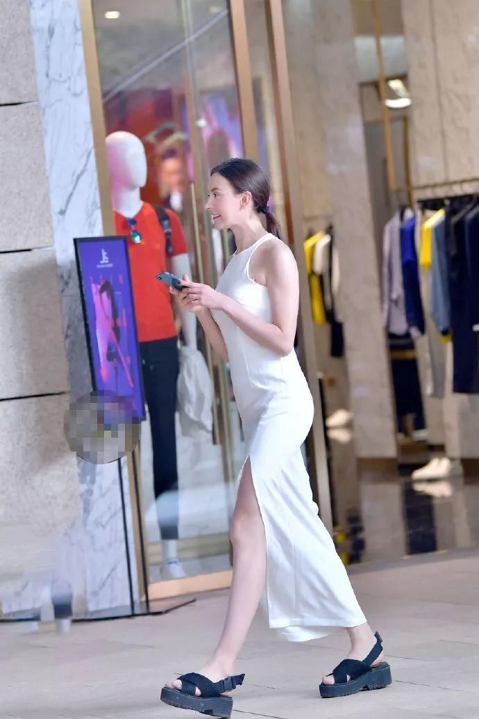 街拍:第一次发现欧美女性也能如此优雅!