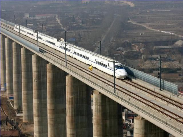  重庆@郑万高铁传来最新消息，河南段年底通车，重庆段2021年正式