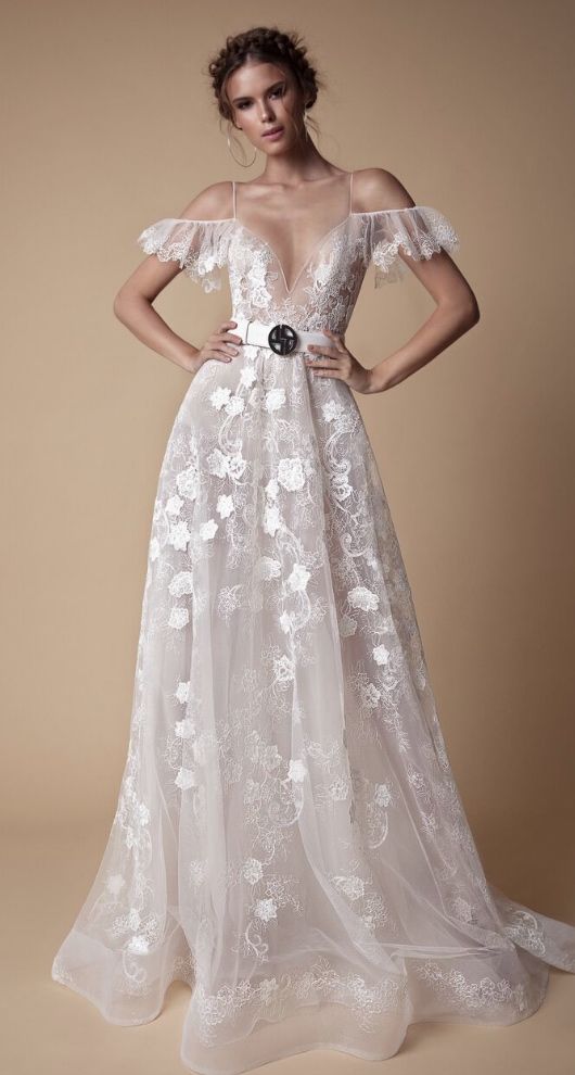 Berta婚纱:蕾丝与薄纱完美的结合带来天使般的魅力