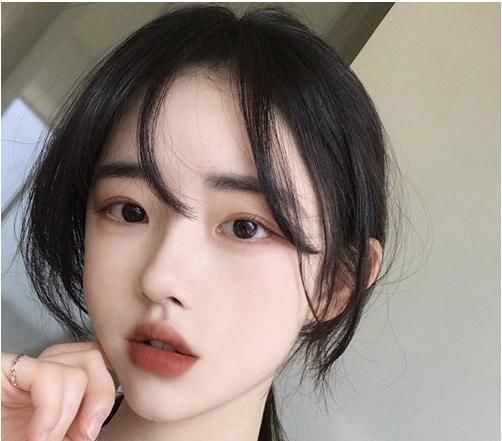 适合@脸大适合剪什么样的刘海? 女生时髦前卫刘海短发献给脸大的你