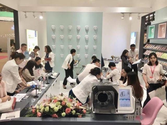 老司机带你分析当下比较火的几个面膜体验店招商品牌