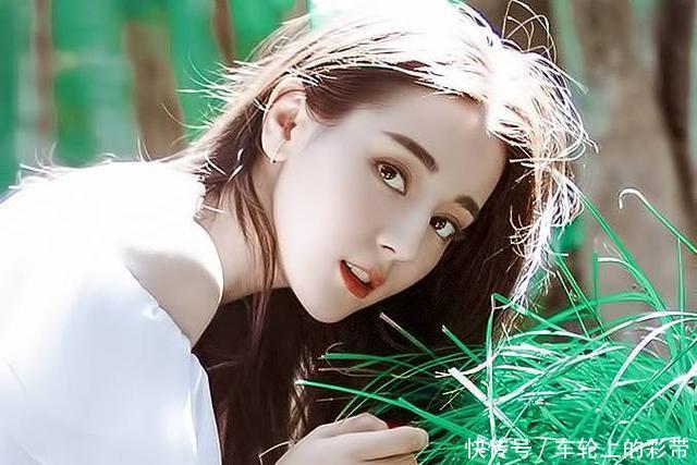  #天生#有这些面部特点的女孩，都是天生“精致脸”，难怪讨异性喜欢