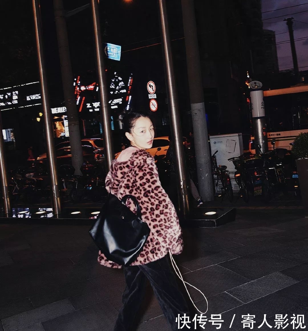 『穿搭』成都街拍:原来这些小个子美女穿衣显高的秘诀是这个!