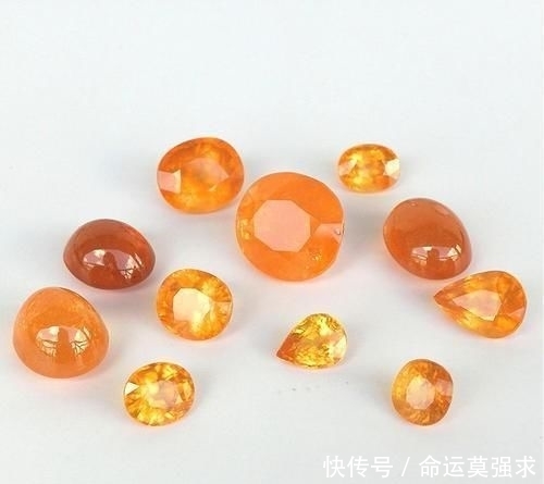  蓝色：便宜又不俗，这些宝石最适合踏青出游