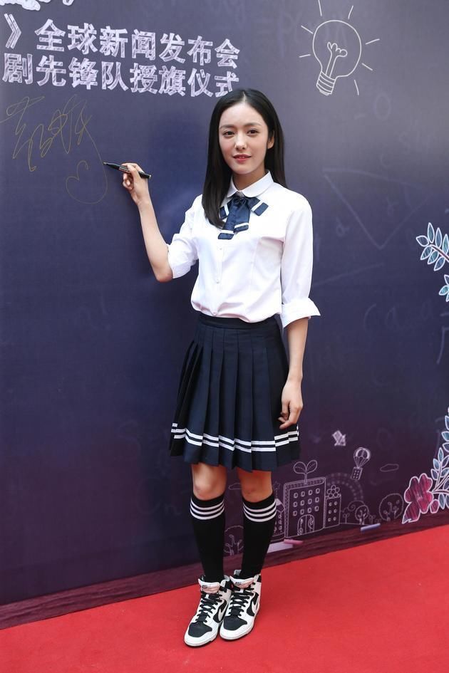 蔡文静时尚搭配,清新可爱,时尚美丽,优雅大方,有颜值霸气十足